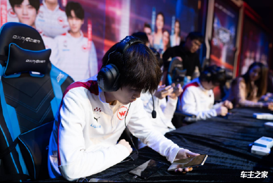 【lpl战报】LNG 2-0 EDG：Doinb飞机伤害爆炸 EDG葬送好局